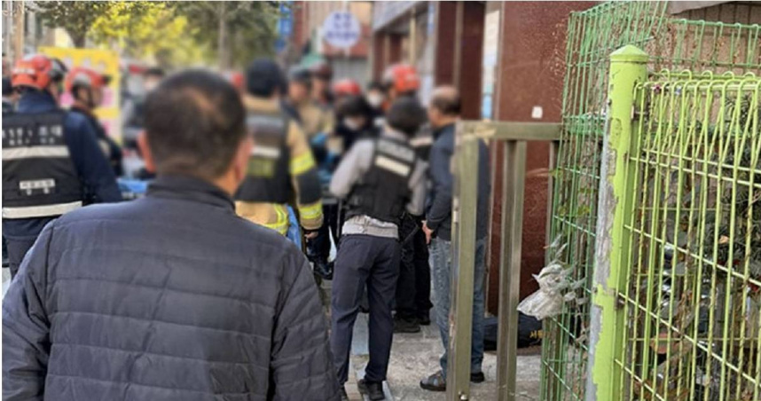 南韓首爾江東區千戶洞1棟商業建築內，發生持刀行兇事件。（圖／翻攝自X平台／@SBS8news）