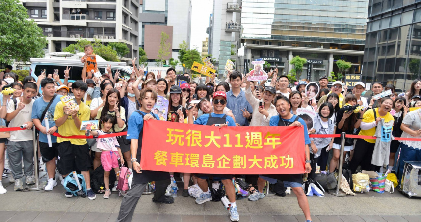 電視台證實坤達（左）即將復工、回歸《綜藝玩很大》主持陣容。（圖／三立提供）