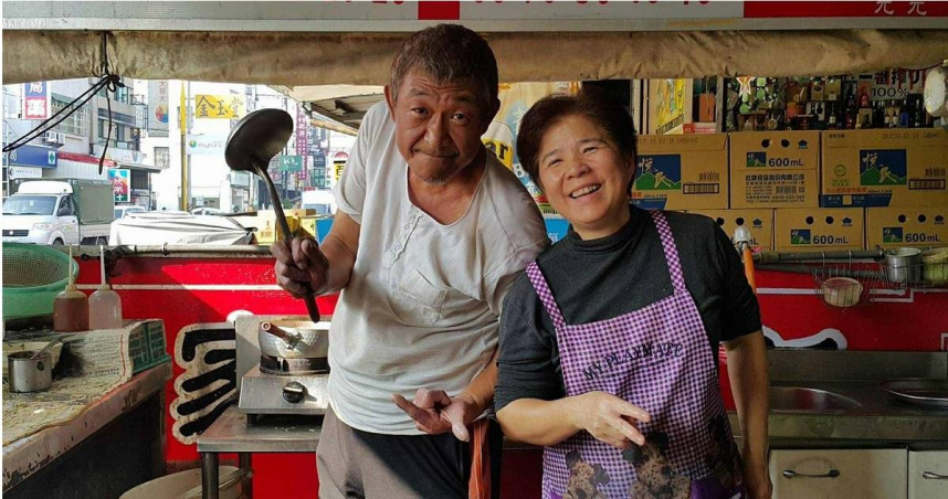 「林家肉燥飯」老闆與老闆娘。（圖／翻攝自Facebook）