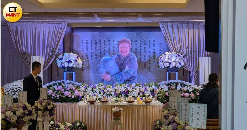 蔣萬安表示，余家昶的紀念牌已經制作完成，將會擺在台北車站B1的M8出口，目前是這樣規劃，一定尊重家屬的決定跟意願。圖為余家昶3日舉辦告別式。（圖／林冠吟攝）