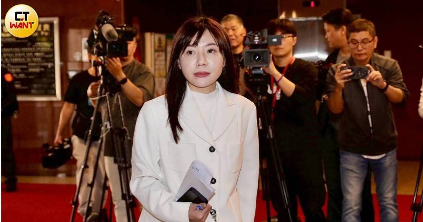 民進黨立委吳沛憶競選台北市黨部主委，期許未來推動黨務年輕化與改革，強化與市民互動。（圖／周志龍攝）