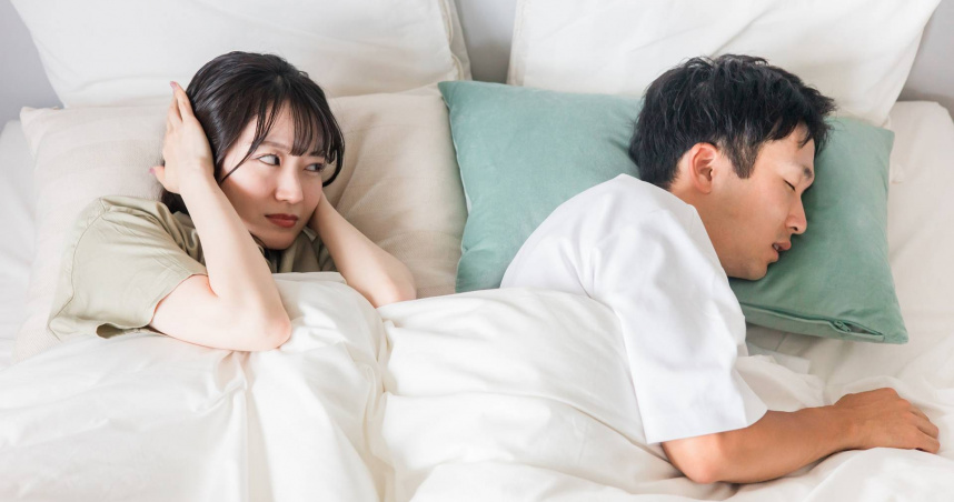 醫師王曜指出，如果打呼聲音非常大，可能與睡眠呼吸中止症有關。（示意圖／photoAC）