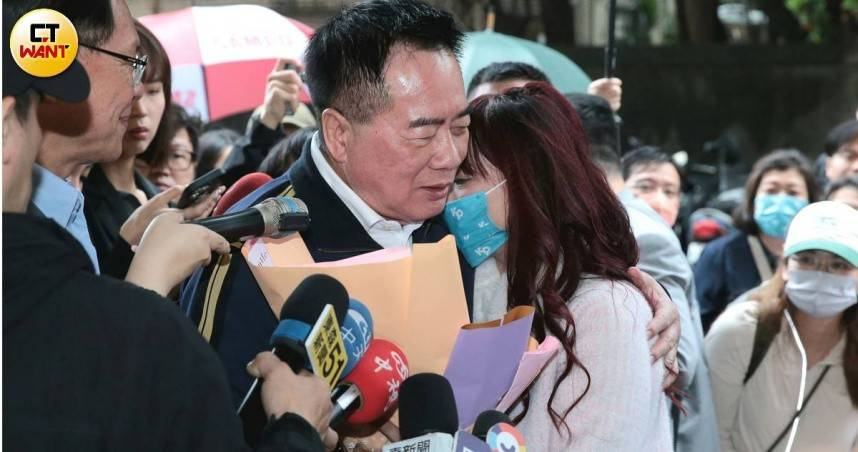 蔡正元發文感謝服刑期間各界探望與支持，並向韓國瑜、柯文哲等多位友人表達謝意。（圖／周志龍攝）