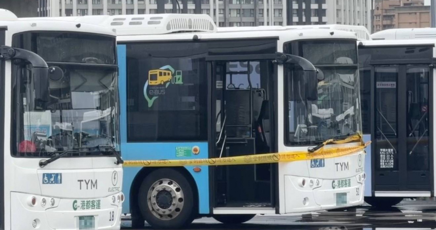 下車忘記拉手煞車！司機以身擋車「遭兩車夾壓」命危送醫