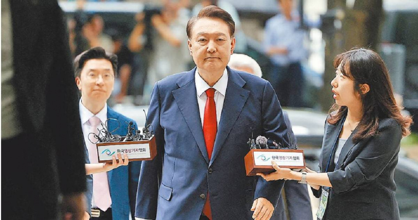 韓國前總統尹錫悅去年底短暫宣布戒嚴，引發全球譁然。（圖／路透）