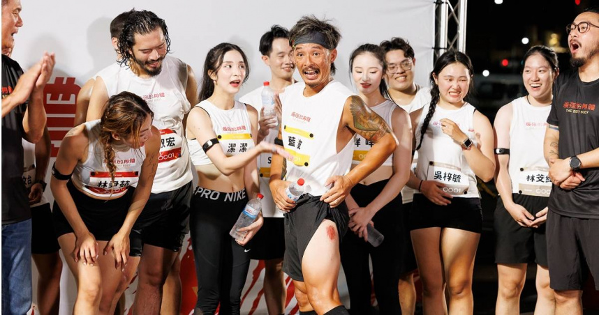 舞蹈老師藍波（中）與兩個女兒潔潔、咩咩一起報名團體賽。（圖／好看娛樂提供）