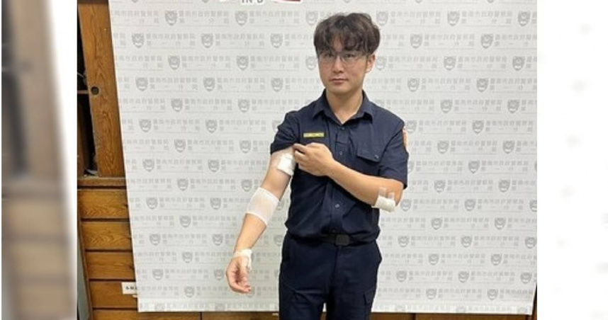 德高派出所長林海平在圍捕時，遭楊姓男子咬傷，所幸救治後已無大礙。（圖／翻攝畫面）
