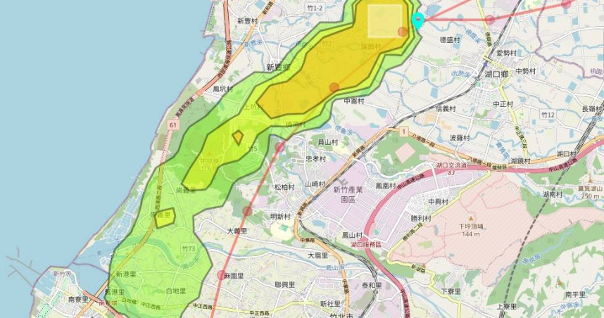 環保局表示，消防隊正在現場進行搶救中，但下風處區域可能產生異味，包括新豐鄉、竹北市及新竹市北區部份區域。（圖／翻攝自臉書，新竹縣政府環境保護局）
