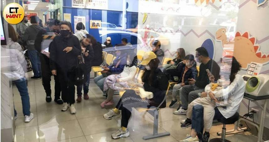 新陳代謝科醫師許哲綸提醒民眾，台灣醫療品質正在崩壞中，未來5年內請盡量不要生病，特別是慢性病史的朋友務必好好控制。（示意圖／黃鵬杰攝）