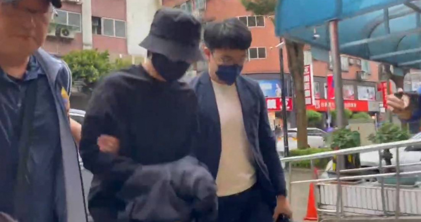 藝人陳柏霖涉嫌閃兵，21日上午遭警方拘提。（圖／翻攝畫面）