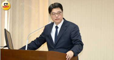 陸委會主委邱垂正回應商總稱接獲政府電話一事，強調並非施壓，而是關懷與支持。（圖／侯世駿攝）