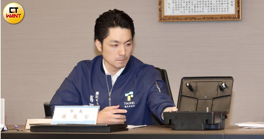 台北市長蔣萬安表示，支持強化國防實力，但也應確保相關預算花在刀口上。（圖／方萬民攝）