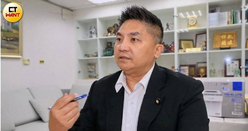 國民黨宜蘭縣長參選人吳宗憲將於19日舉辦首場大型懇託會，主打「宜蘭線＋1」與產業升級政策，爭取基層支持。（圖／周志龍攝）