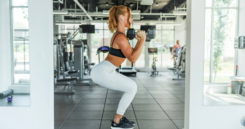 醫師蔡明劼指出，重訓不只是為了塑造肌肉線條，更能夠預防糖尿病、保護代謝健康。（示意圖／unsplash）