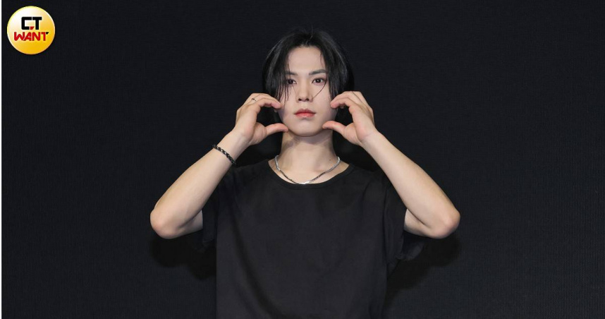 ROCKY來台舉辦FAN CONCERT，粉絲福利包含和歌迷一起吃烤肉，他表示自己平常就是烤肉擔當，技術有80分。（圖／楊澍攝）