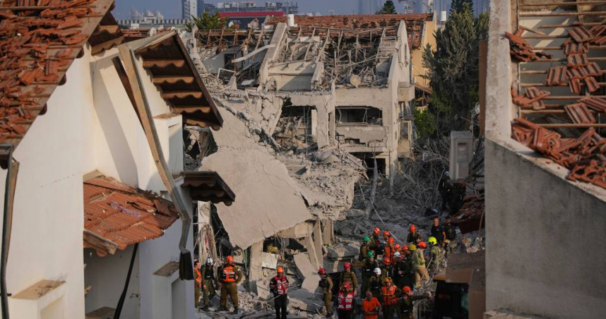 以色列軍方首度對伊朗境內平民發出警告，呼籲遠離伊朗的軍事設施。（圖／達志／美聯社）