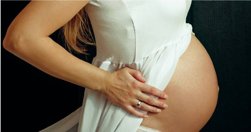 產房內的隔床巧遇，揭開少女僅19歲已育五子的驚人故事。（示意圖／Pixabay）