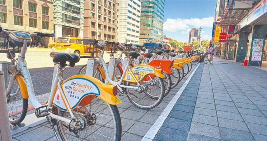 台北市今晚6時許傳出YouBike大規模系統故障，許多站點無法借車或還車，引發下班尖峰通勤族崩潰。（圖／報系資料照）