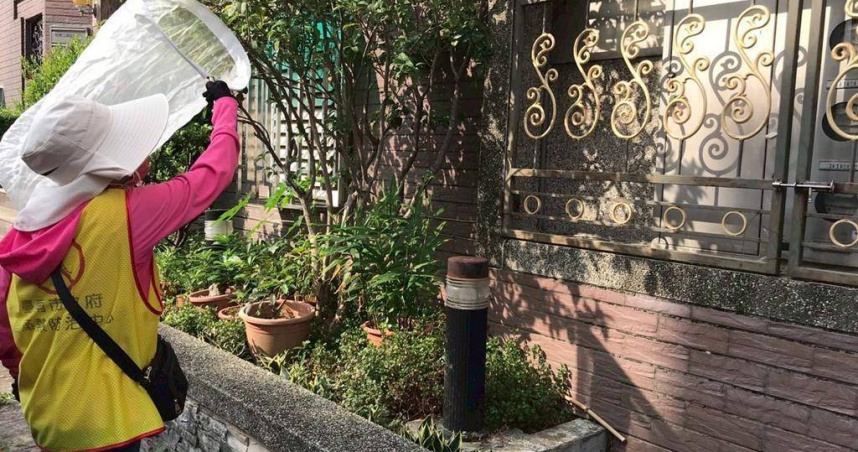 台南市今天新增第13例登革熱境外移入病例，雖正值國慶連假仍已即刻動員防治。（圖／衛生局提供）