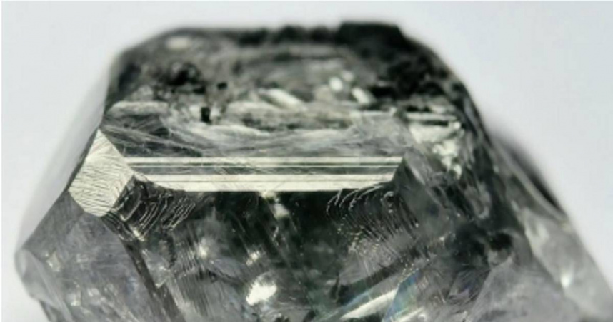 河南省力量鑽石股份有限公司，成功培育出1顆重達156.47克拉的鑽石原石。（圖／翻攝自《百度》）