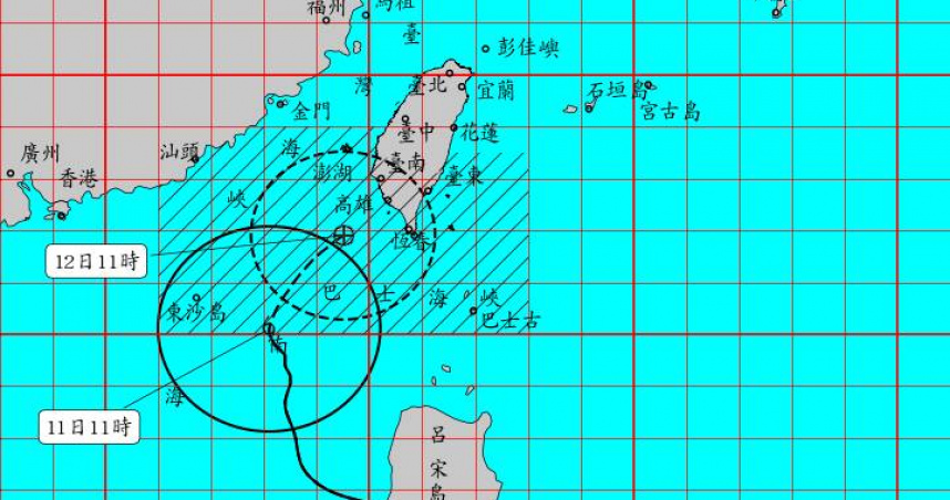 鳳凰颱風持續接近台灣，中央氣象署於今（11）日上午11時30分再次發布海上與陸上颱風警報。儘管過去3小時強度維持不變，但路徑已略為南修，暴風圈觸陸時間預計延後。（圖／氣象署提供）