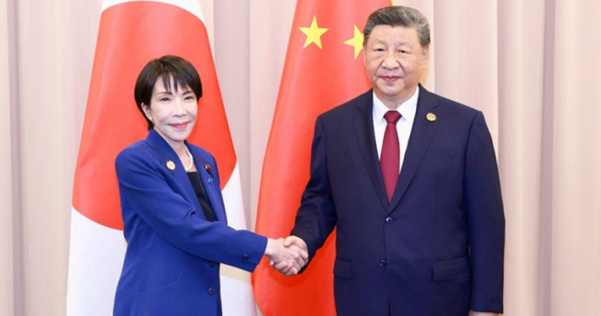 陸外交部就日相高市早苗涉華錯誤言行提出嚴正交涉日説明反駁。圖為10月31日習近平在釜山見高市早苗。（圖／大陸外交部）