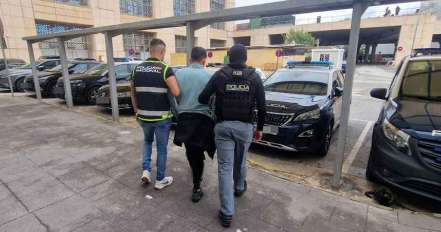 厄瓜多毒梟查瓦里亞（Wilmer Chavarria）假死4年，近日在西班牙被逮捕。（圖／翻攝自X／JohnReimberg）