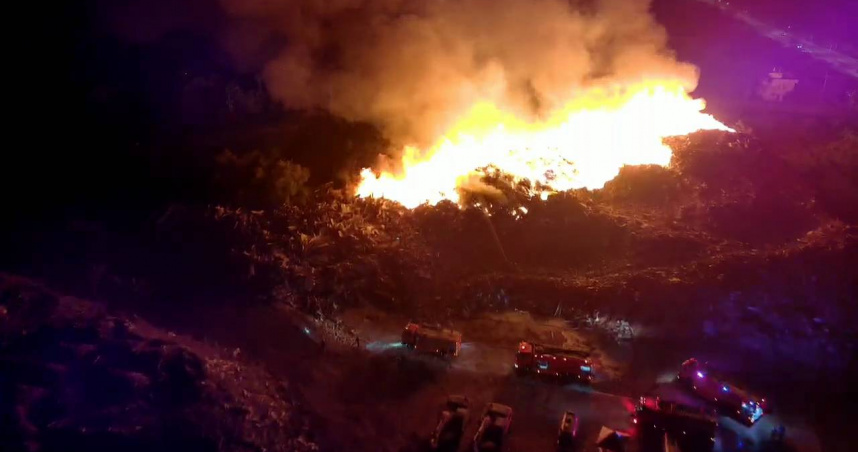 台南昨晚間火警。（圖／翻攝記者爆料網）