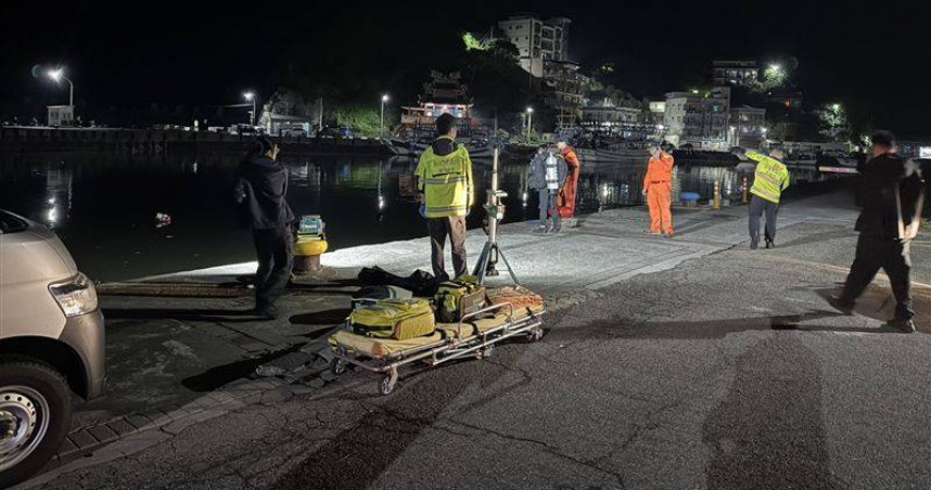「關渡王」黃正雄遺孀24日凌晨駕車墜海、不幸身亡，死訊震驚黑白兩道。（圖／翻攝畫面）