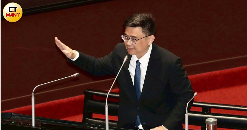 民進黨立委賴瑞隆面對 8 歲兒子捲入校園霸凌風波再度公開道歉，並表示現階段最重要的是孩子的身心狀況。（圖／方萬民攝）