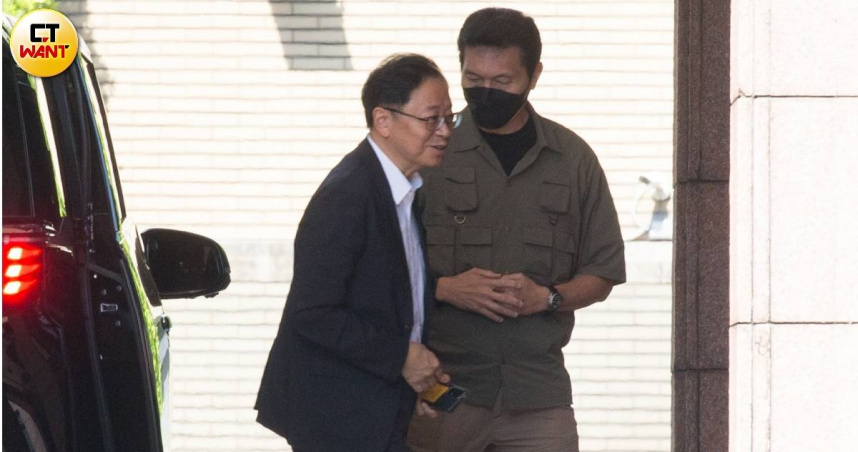 桃園市長張善政表示，余姓男子在混亂中挺身制止暴力令人敬佩，市府將攜手中壢仁海宮捐助200萬元，表達最深的哀悼與關懷。（圖／CTWANT攝影組）