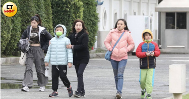 春節期間恐有2波冷空氣接力，年節後期仍待觀察。（示意圖／劉耿豪攝）
