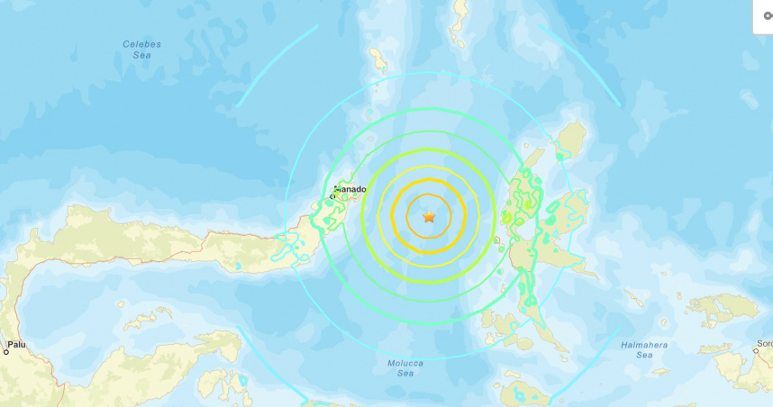 印尼外海2日清晨發生規模7.4地震。（圖／翻攝自USGS）