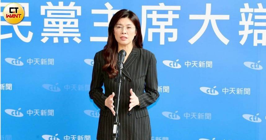 鄭麗文表示，藍白聯手通過7800億軍購特別條例，拒絕讓國會淪為橡皮圖章，強調軍購內容與金額都應清楚透明。（圖／方萬民攝）
