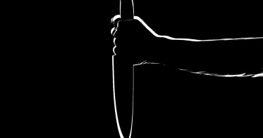 狠心父母密謀「深夜殺害熟睡兒」!8旬嬤「肉身護孫」倒血泊慘死