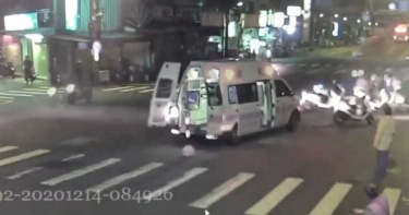 惡煞闖住家房間內狂刺中年男 被害人房內竟搜出毒品