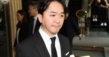 經典綠葉竟是富豪!身家數億受封「現代韋小寶」 不婚輕鬆駕馭3女友