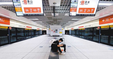 沒事不要外出!捷運搭乘量「暴跌100萬人次」 台北唱空城計⋯柯P:疫情洪峰還沒到