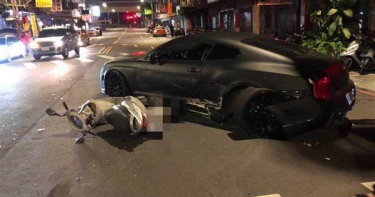 千萬賓利被撞毀!醫美CEO車主海扁豐田駕駛下場GG
