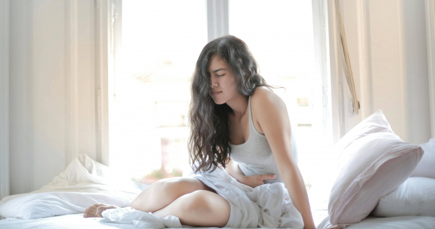 腸胃科醫師鄭泓志提醒，胃痛專找這5類人。（示意圖／翻攝Pexels）