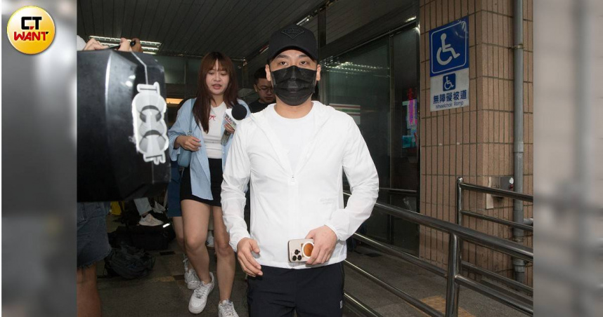 陳子俊捲入王大陸案，涉嫌違反個資法，其律師請求法官從輕量刑。（圖／黃威彬攝）