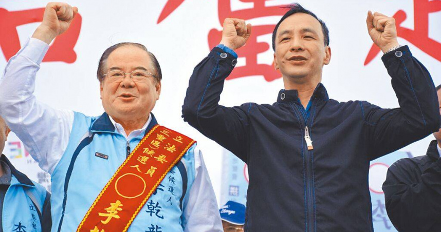 國民黨主席朱立倫（右）和前祕書長李乾龍（左）。（圖／報系資料照）