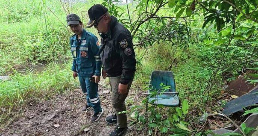 男子在替愛犬挖墓並完成掩埋後，竟突然昏倒在墓旁，搶救不及當場身亡。（圖／翻攝自Khaosod）