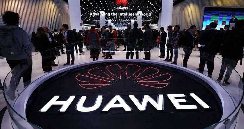 華為為搶攻智慧型手機商機，與蘋果相隔5日分別推出旗艦新品。（圖／新華社）