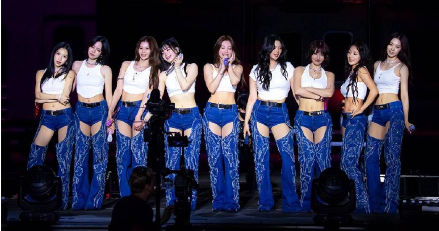 南韓女團「TWICE」出道10年首度來台開唱，好不容易搶到票的粉絲打算上網訂房，卻發現疑似有業者看準商機，故意哄抬住宿價格。（圖／翻攝FB／TWICE）