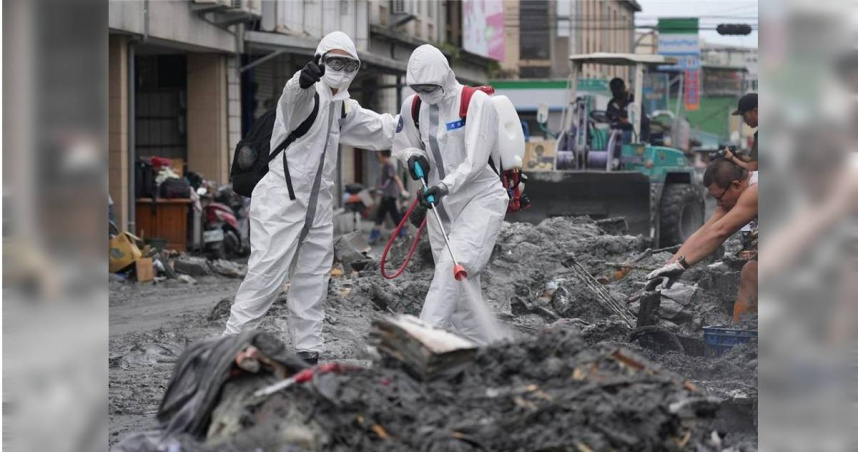 總統賴清德28日致電國防部長，下令增派國軍兵力投入災後復原，秋節前完成清淤。（圖／截自賴清德臉書）