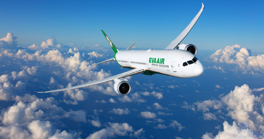 長榮航空12日有員工誤觸逃生滑梯。（圖／翻攝臉書／長榮航空）