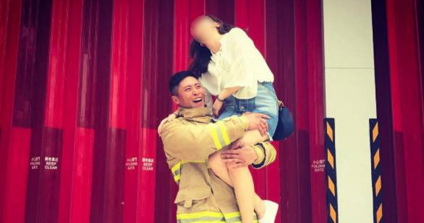 香港宏福苑大火，37歲消防員殉職。（圖／翻攝自何偉豪Instagram）