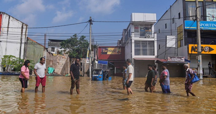 熱帶氣旋迪特瓦造成斯里蘭卡嚴重水災，逾300人死亡。（圖／達志／美聯社）