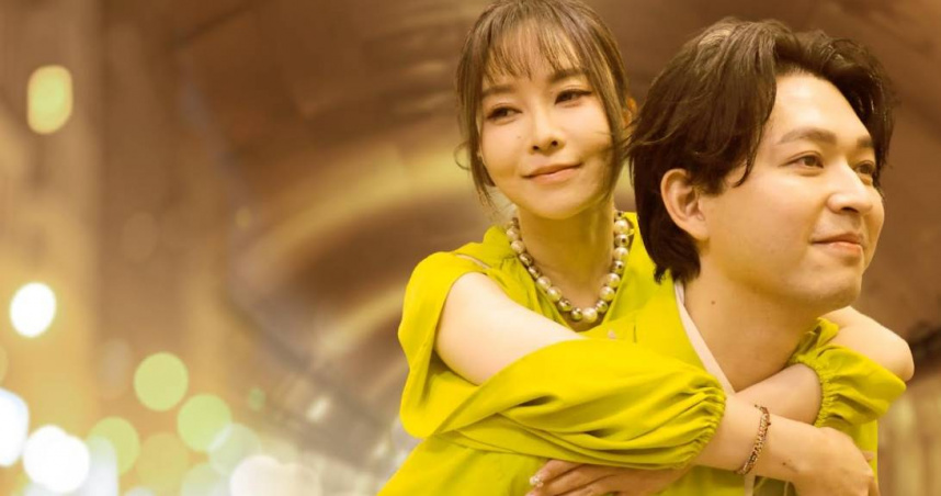 李子森背著杜忻恬，上演《難哄》名場面。（圖／中視提供)